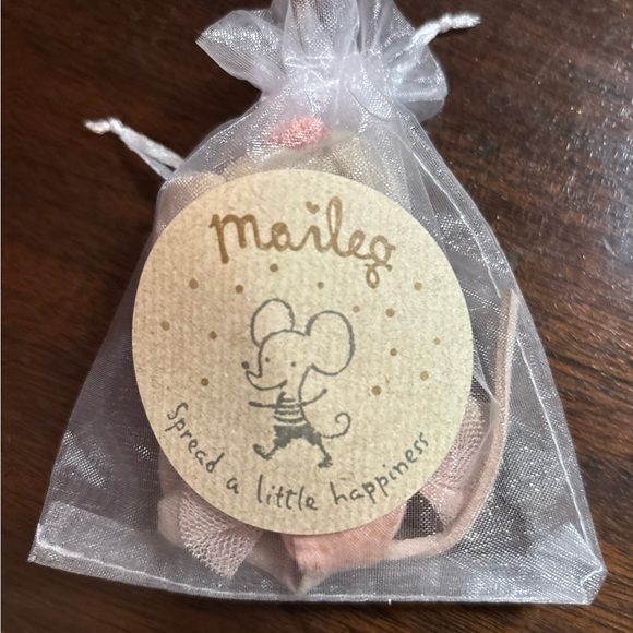 Maileg bundle LITTLE SISTER DANCE MOUSE Rose NWOT no daybed +3 tiny wire hangers - Picture 11 of 11